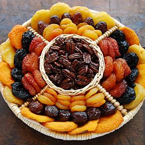 Dried fruit is a good supplement for fresh fruit while traveling.